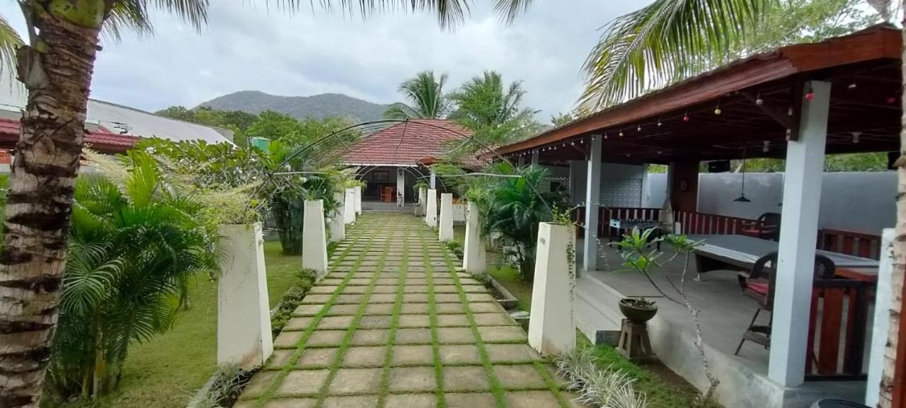 Mama Nings Beach Hotel Sekongkang 외부 사진