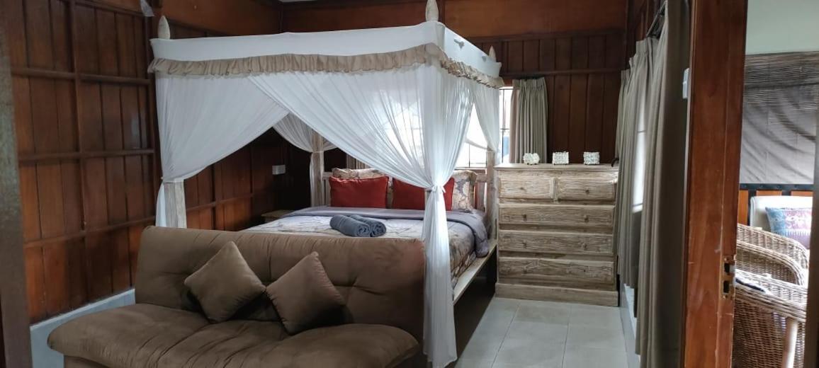 Mama Nings Beach Hotel Sekongkang 외부 사진