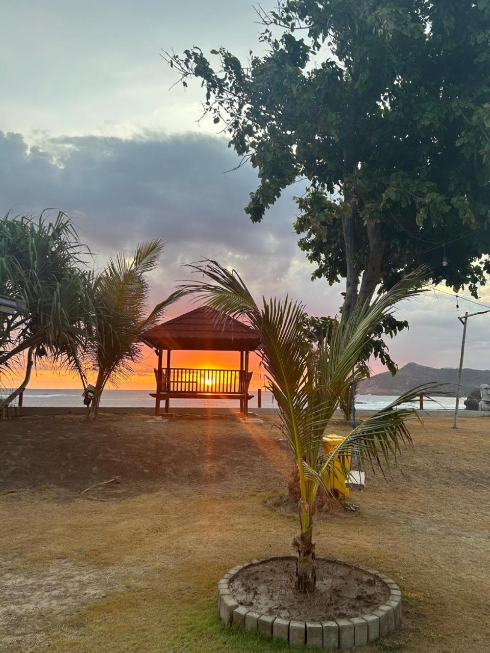 Mama Nings Beach Hotel Sekongkang 외부 사진
