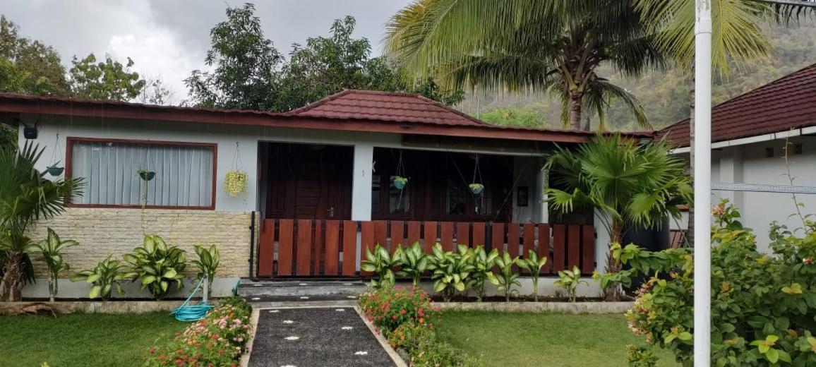 Mama Nings Beach Hotel Sekongkang 외부 사진
