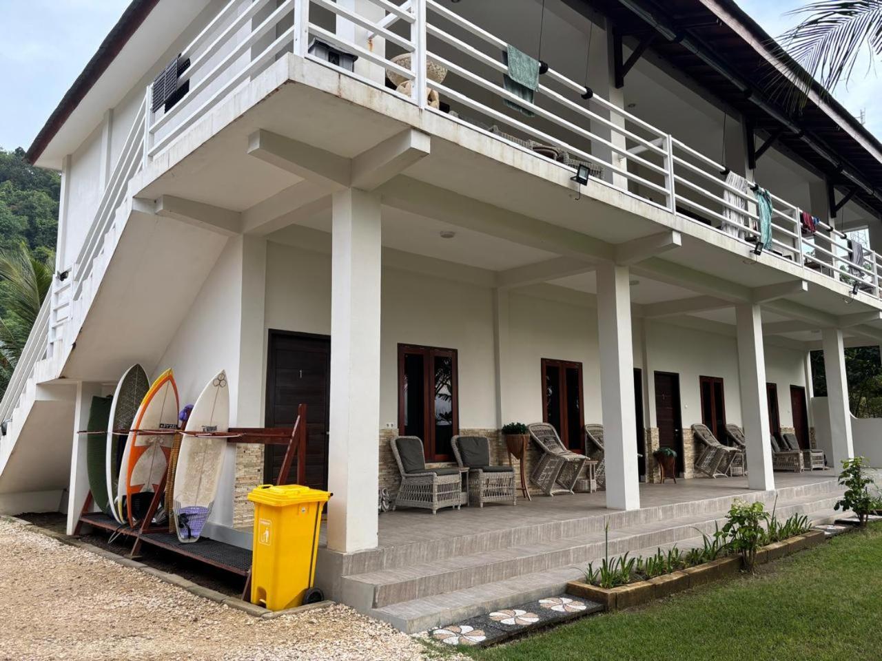 Mama Nings Beach Hotel Sekongkang 외부 사진