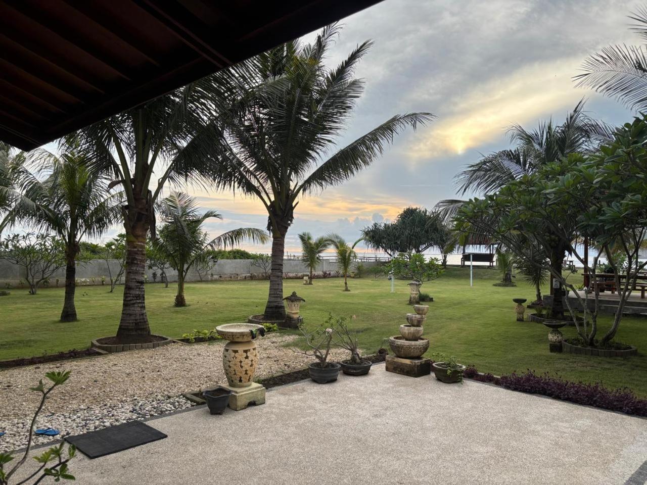 Mama Nings Beach Hotel Sekongkang 외부 사진