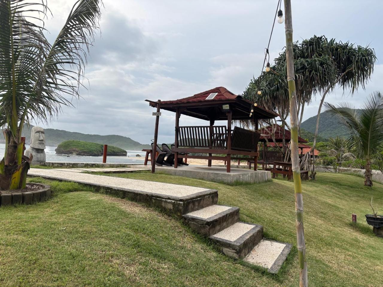 Mama Nings Beach Hotel Sekongkang 외부 사진